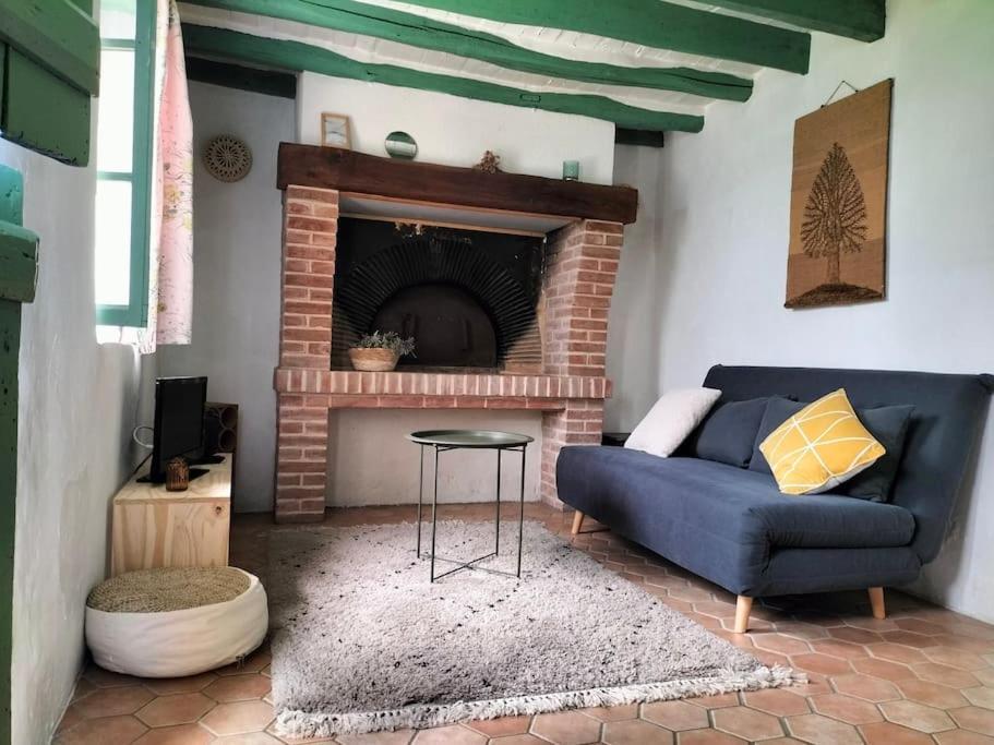 Écardenville-sur-Eure Charmante Maisonnette En Pierre מראה חיצוני תמונה