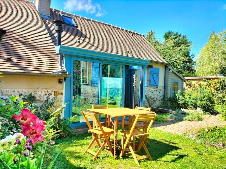 Écardenville-sur-Eure Charmante Maisonnette En Pierre מראה חיצוני תמונה