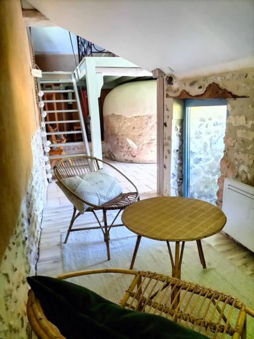 Écardenville-sur-Eure Charmante Maisonnette En Pierre מראה חיצוני תמונה